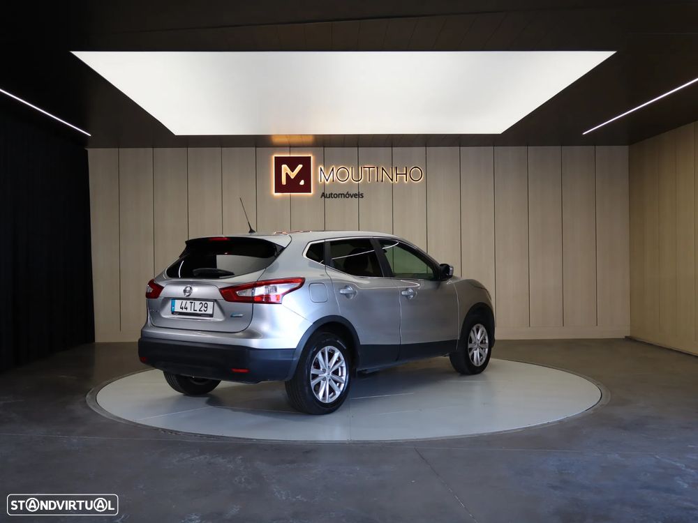 Nissan Qashqai 1.6 dCi Xtronic N-Connecta - 6