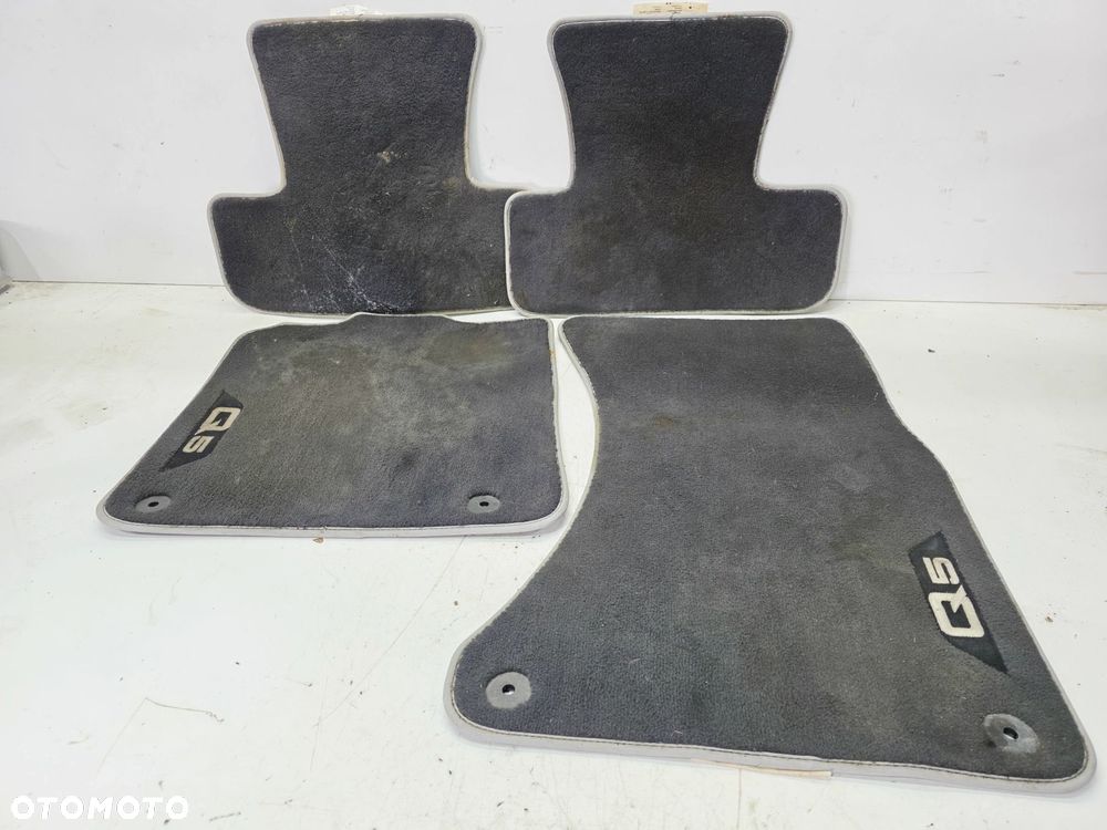 DYWAN DYWANIKI MATERIAŁ WELUR AUDI Q5 8R 8R0061276 8R1061275 - 1