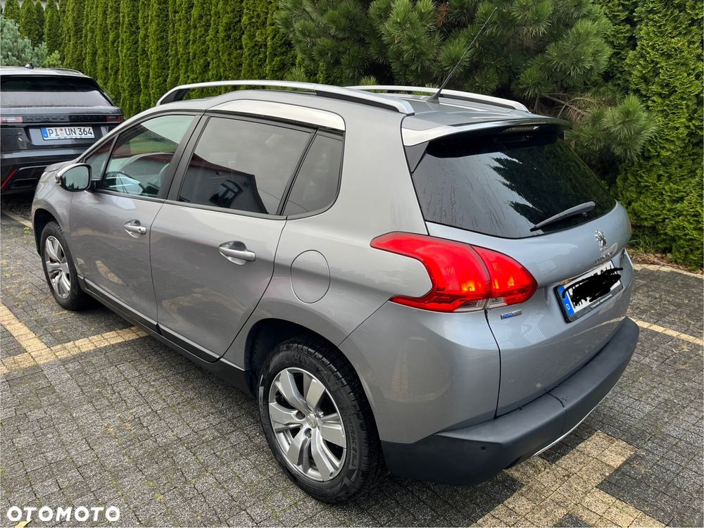 Peugeot 2008 1.2 Pure Tech Style - 5