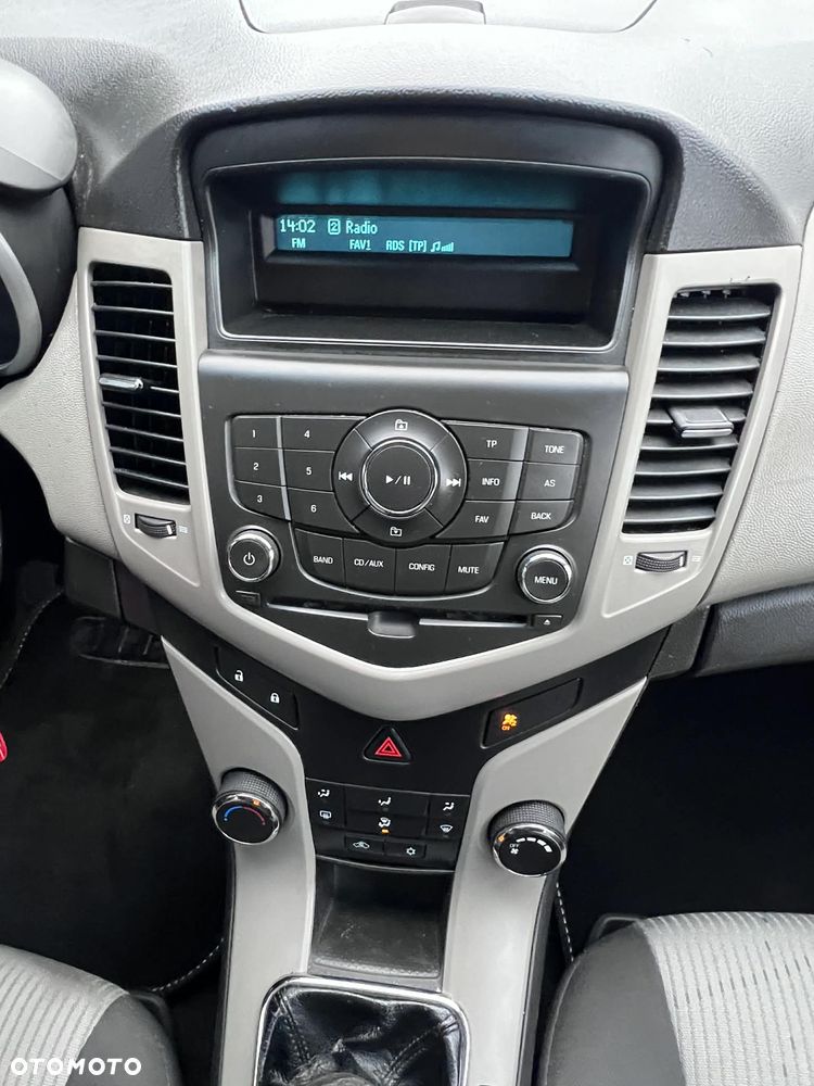 Chevrolet Cruze 1.6 LT - 9