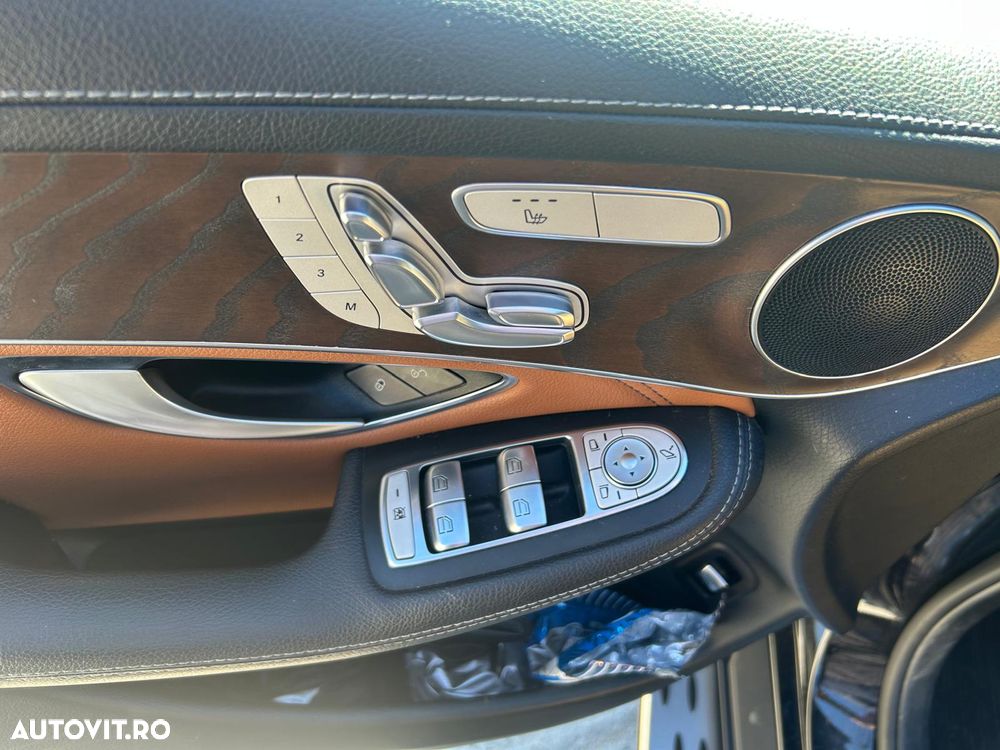 Mercedes-Benz GLC 300 e 4MATIC - 4