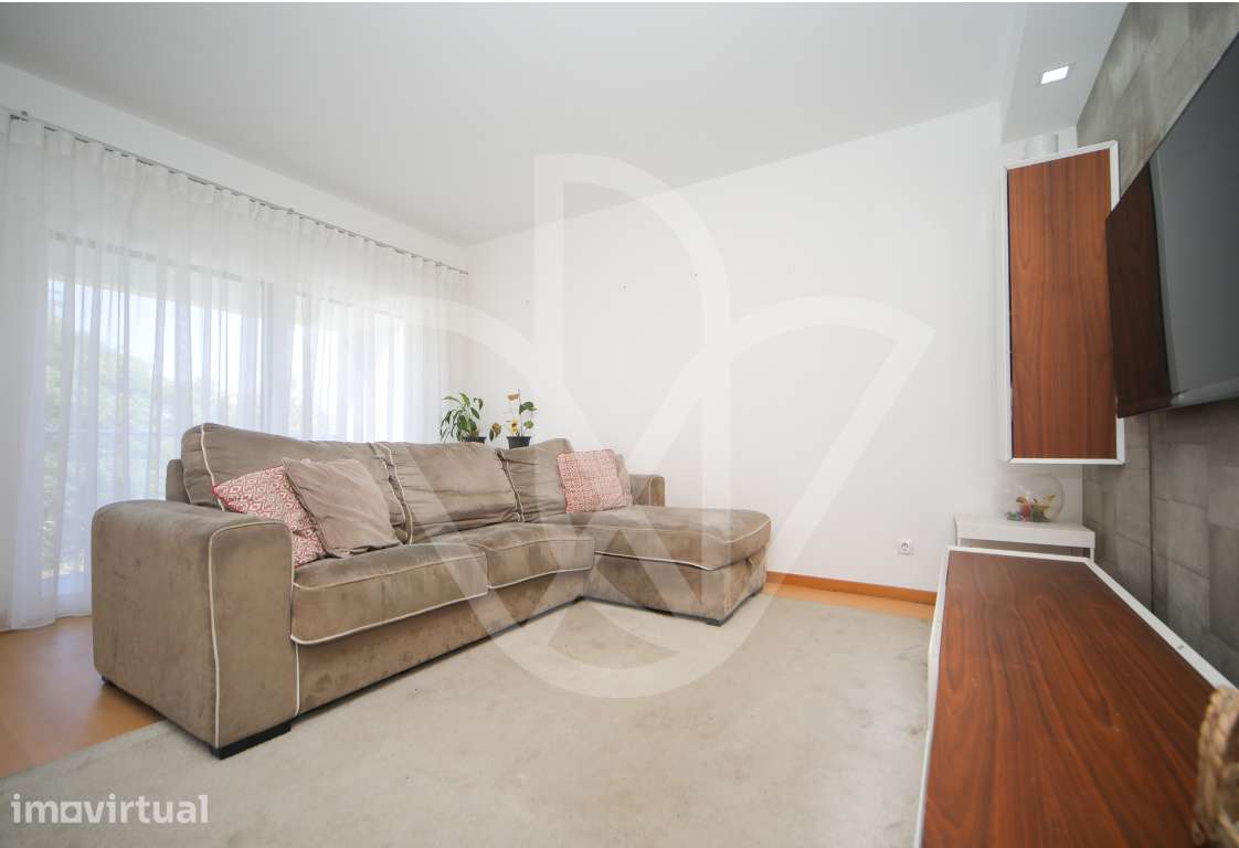 Apartamento T2 com Suíte, Varanda e 2 Lugares de Estacionamento - Grande imagem: 4/36