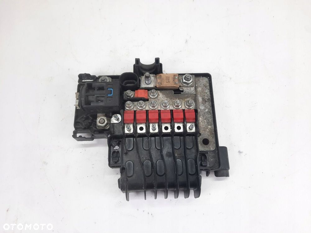 SKRZYNKA BEZPIECZNIKÓW AKUMULATORA TESLA S - 1