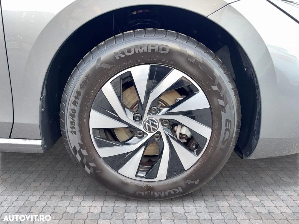 Volkswagen Passat 1.5 eTSI DSG MHEV Base - 11