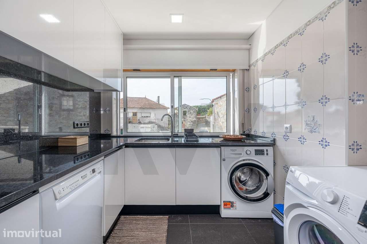 Apartamento T3 com garagem fechada e varanda - Grande imagem: 3/31