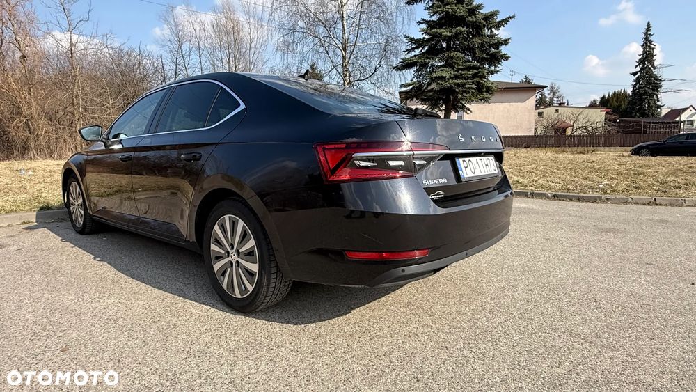Skoda Superb 2.0 TDI SCR Style DSG - 4