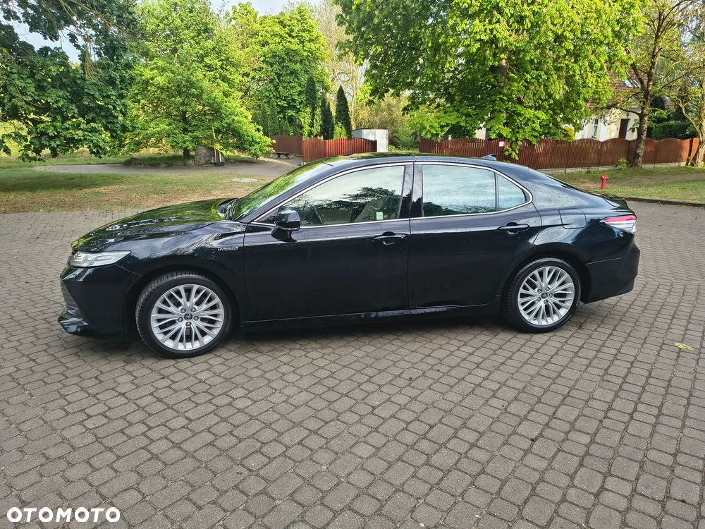 Toyota Camry 2.5 Hybrid Executive CVT - 2