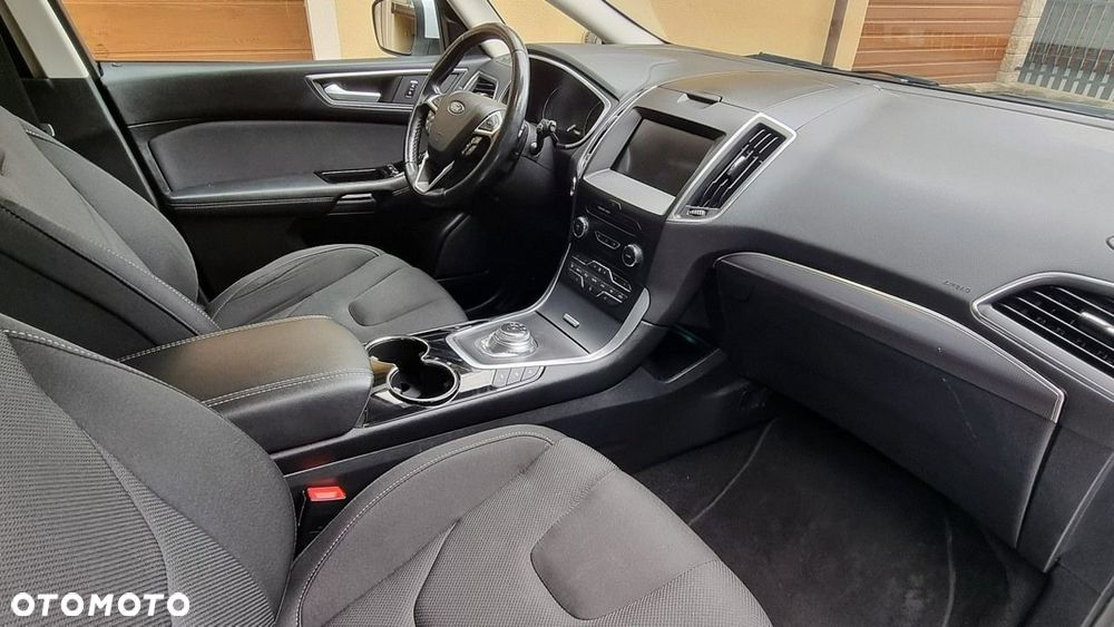 Ford S-Max - 13
