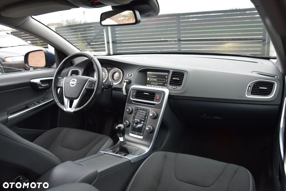 Volvo V60 D3 Momentum - 31