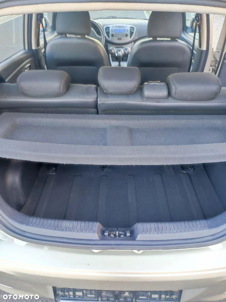 Hyundai i10 1.1 Automatik Style - 11