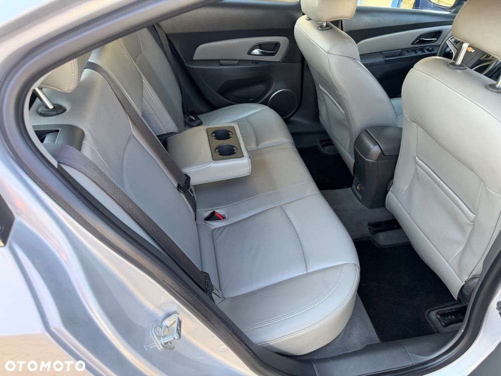 Chevrolet Cruze 1.8 LT+ - 21