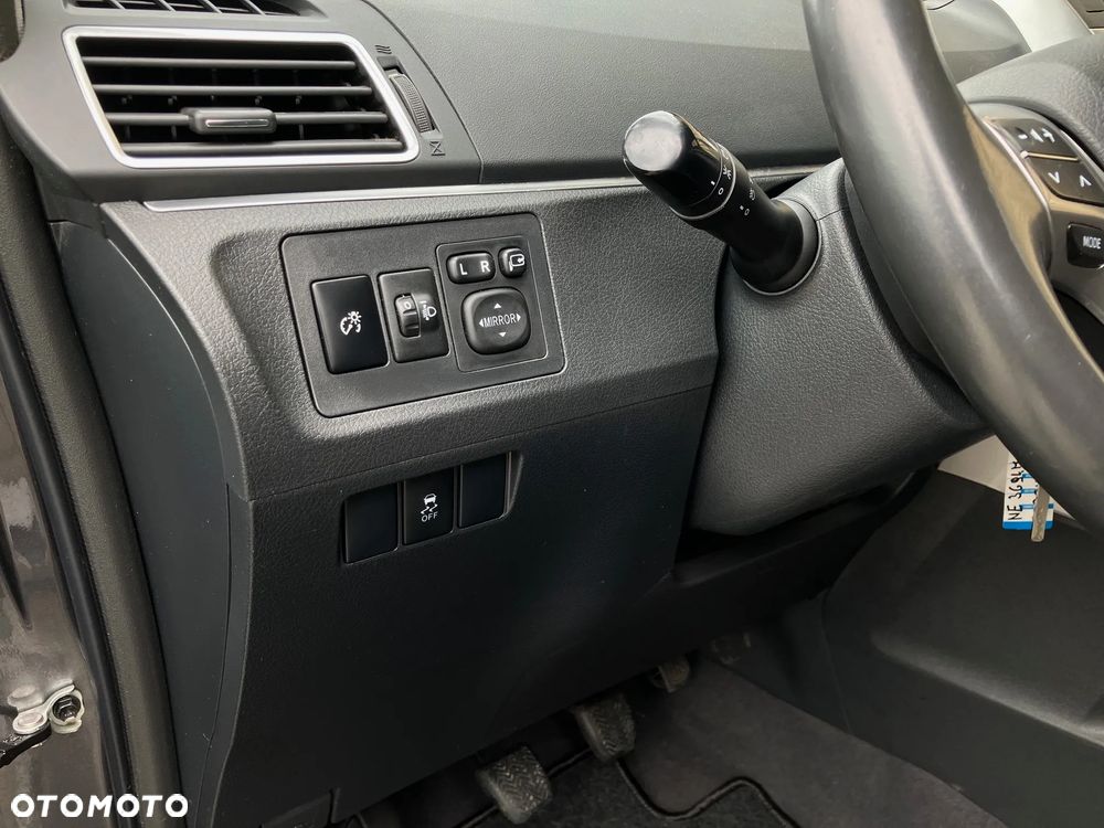 Toyota Verso 1.8 Premium - 28