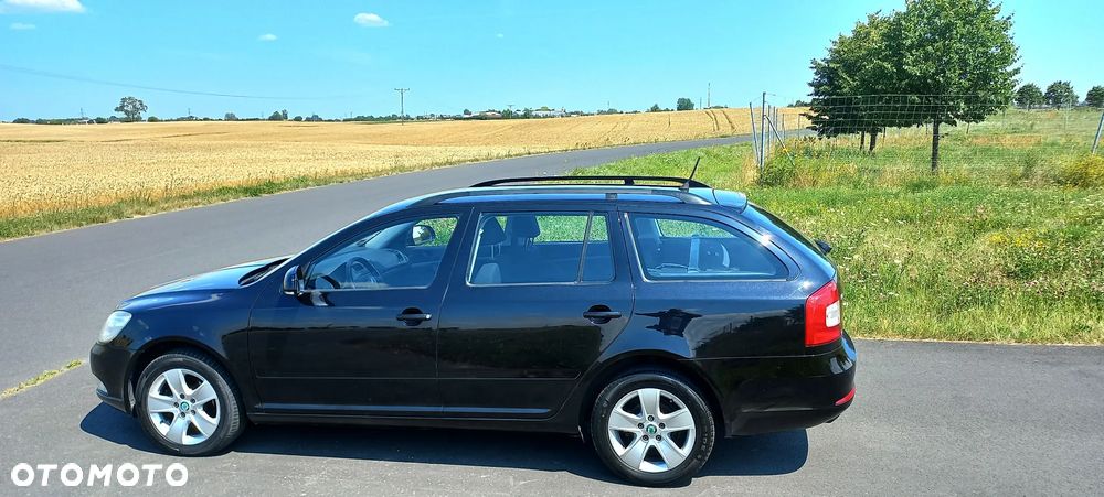 Skoda Octavia 1.6 Combi Ambiente - 14