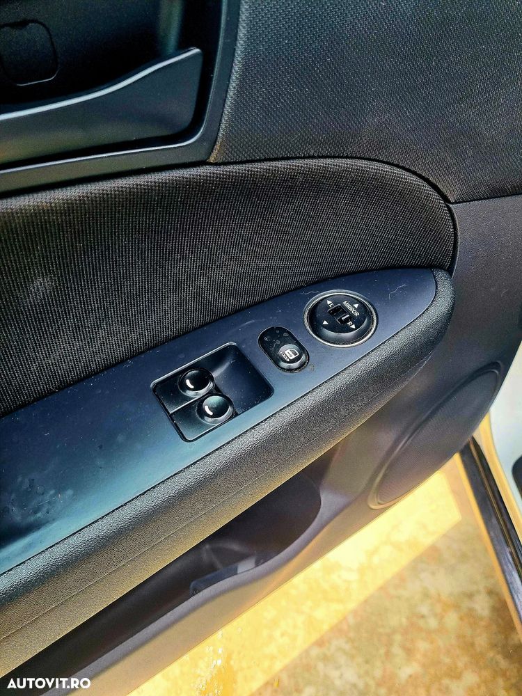 Hyundai i30 1.4 GL Classic - 6