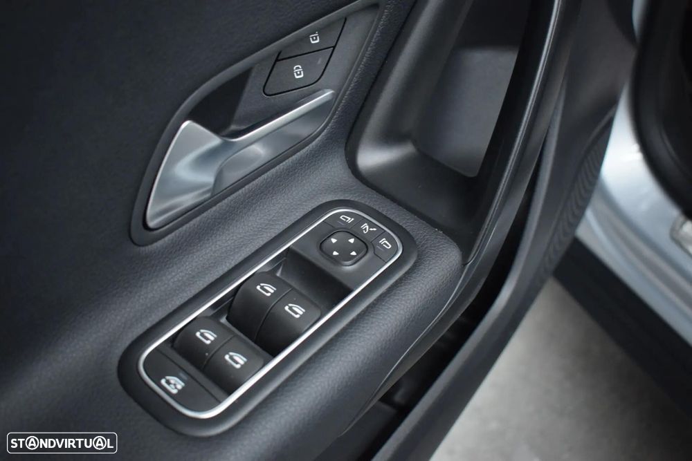 Mercedes-Benz A 200 Standard - 9