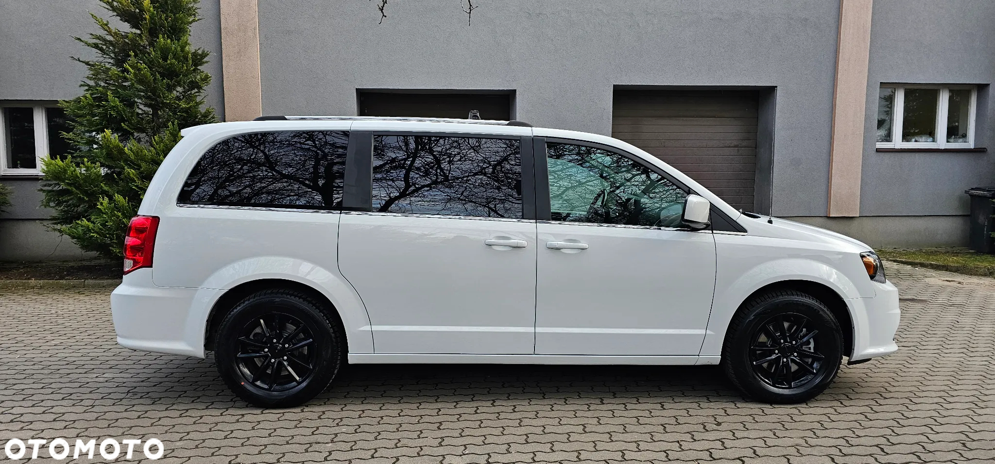 Dodge Grand Caravan - 8