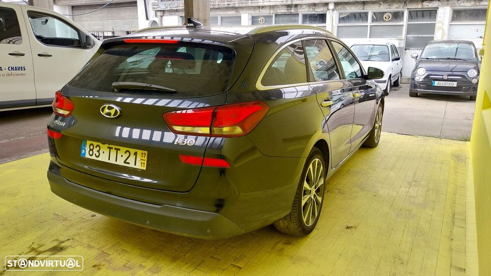 Hyundai i30 SW 1.6 CRDi Comfort - 22