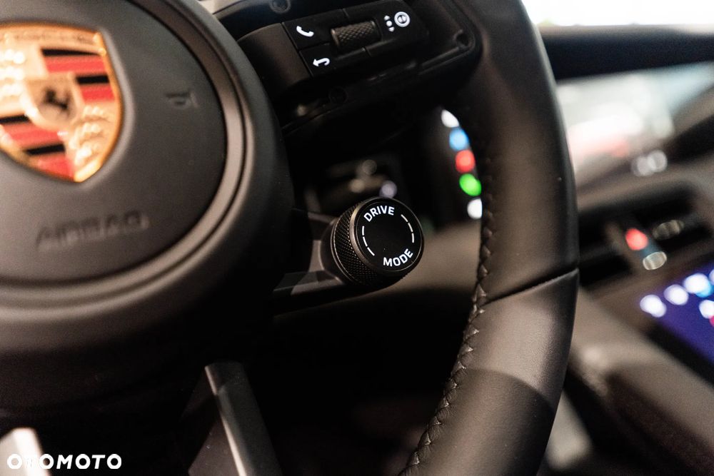 Porsche Taycan 105kWh 4 Black Edition - 18