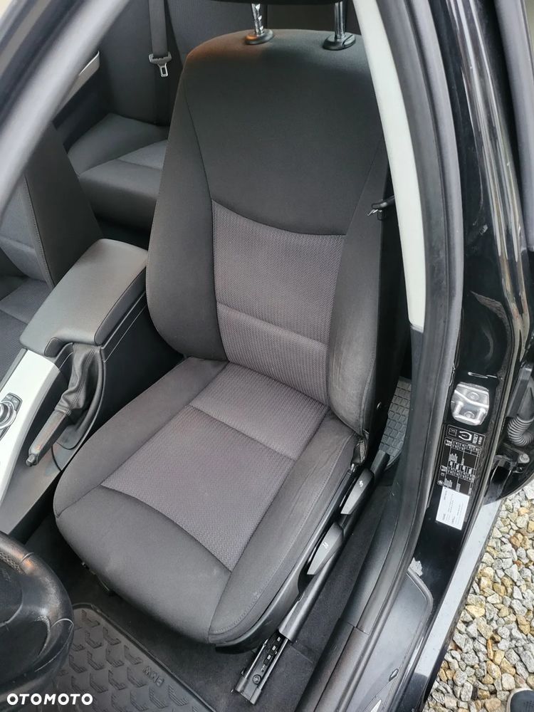 BMW Seria 3 318i Touring Edition Exclusive - 25