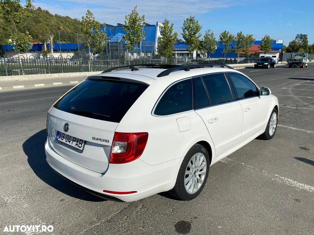 Skoda Superb 2.0 TDI Ambition DSG - 8
