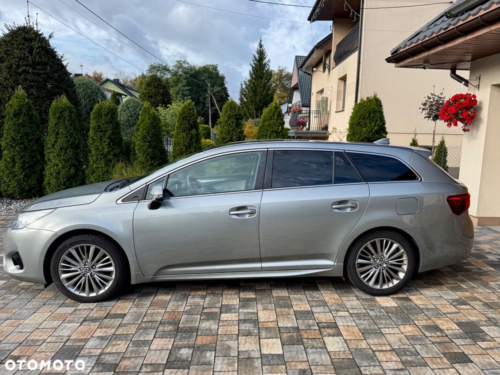 Toyota Avensis Touring Sports 1.8 Executive - 2