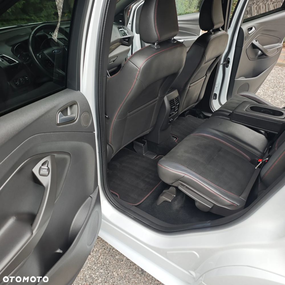 Ford Kuga 1.5 EcoBoost 2x4 ST-Line - 6