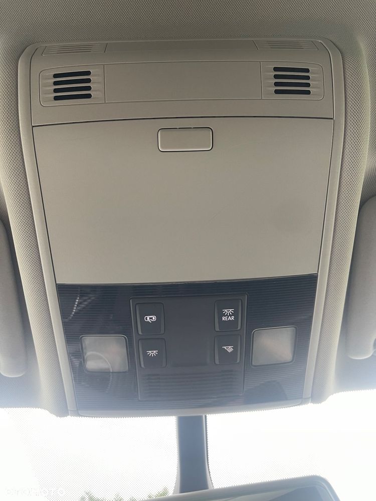 Volkswagen Golf - 22