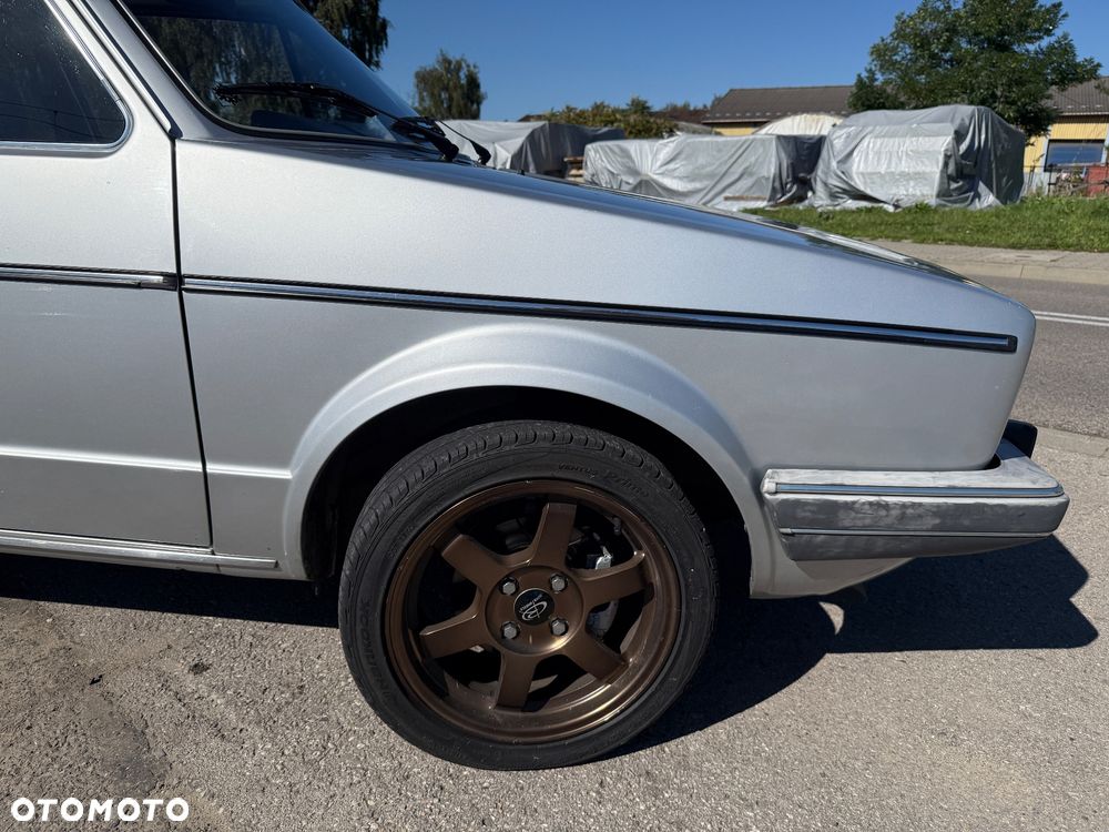 Volkswagen Golf 1.6 CL - 10