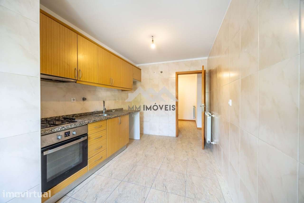 Apartamento T3 | Rio Tinto | Varandas | Condomínio Fechado | Jardim | - Grande imagem: 2/27