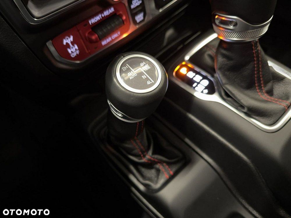 Jeep Wrangler - 34
