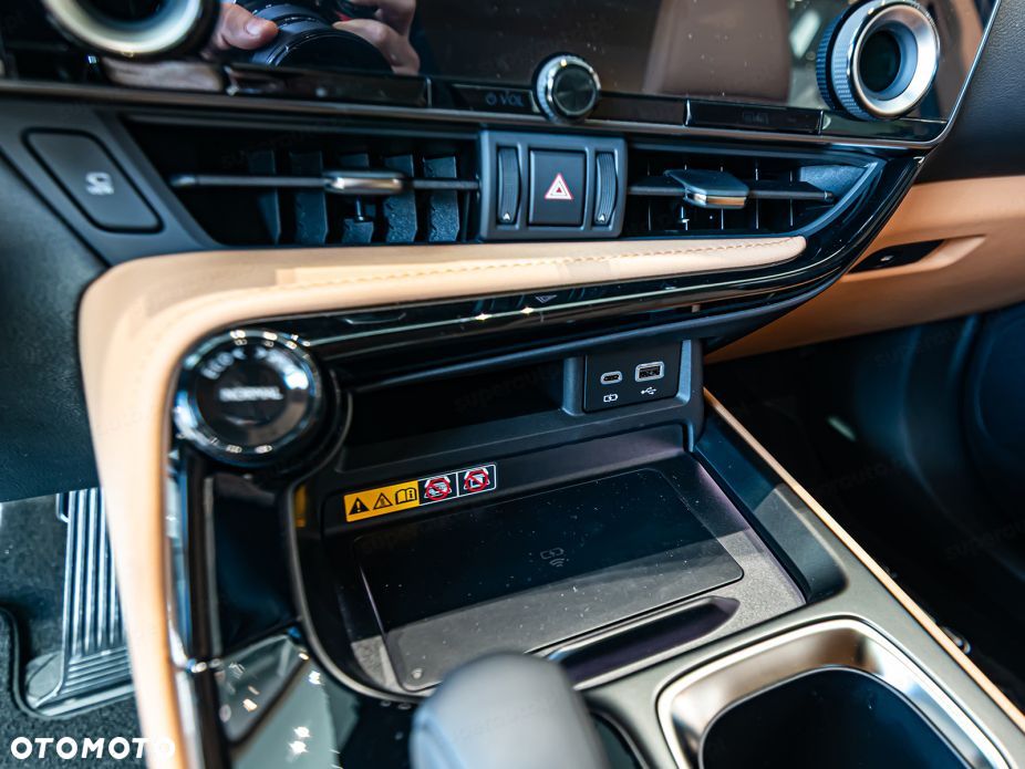 Lexus NX 350h Omotenashi AWD - 14