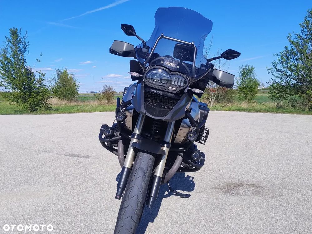 BMW R - 1