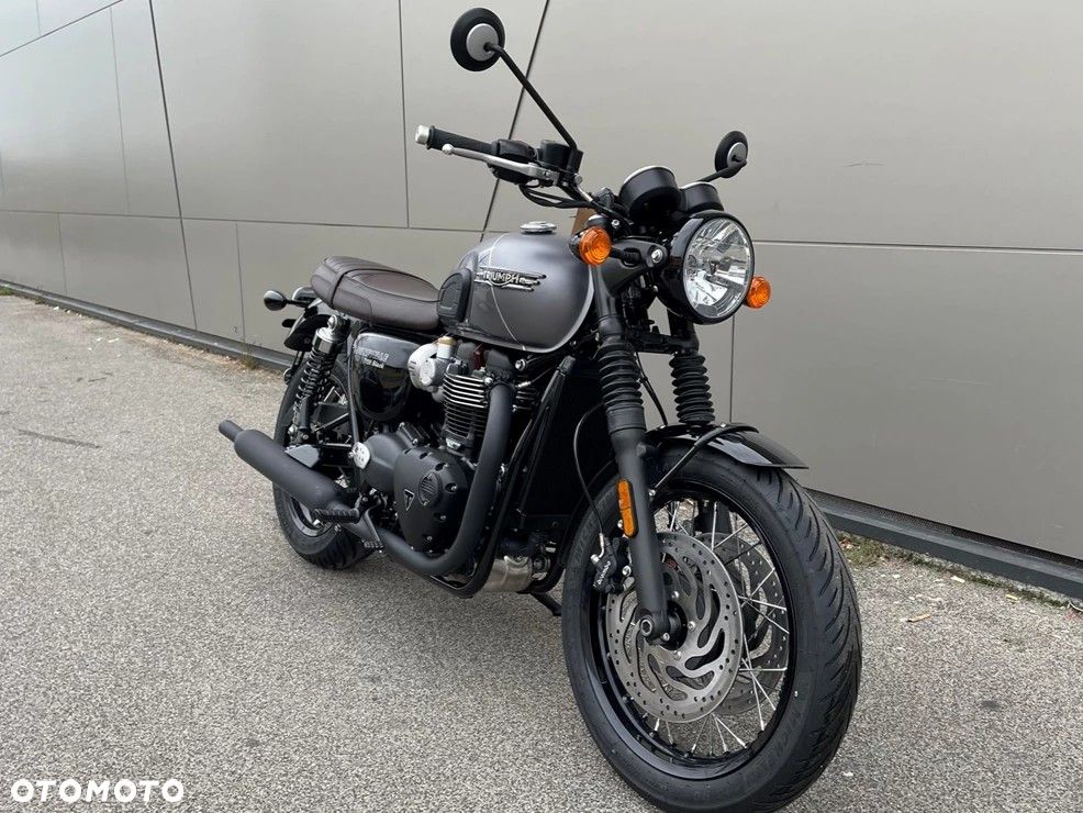 Triumph Bonneville - 18