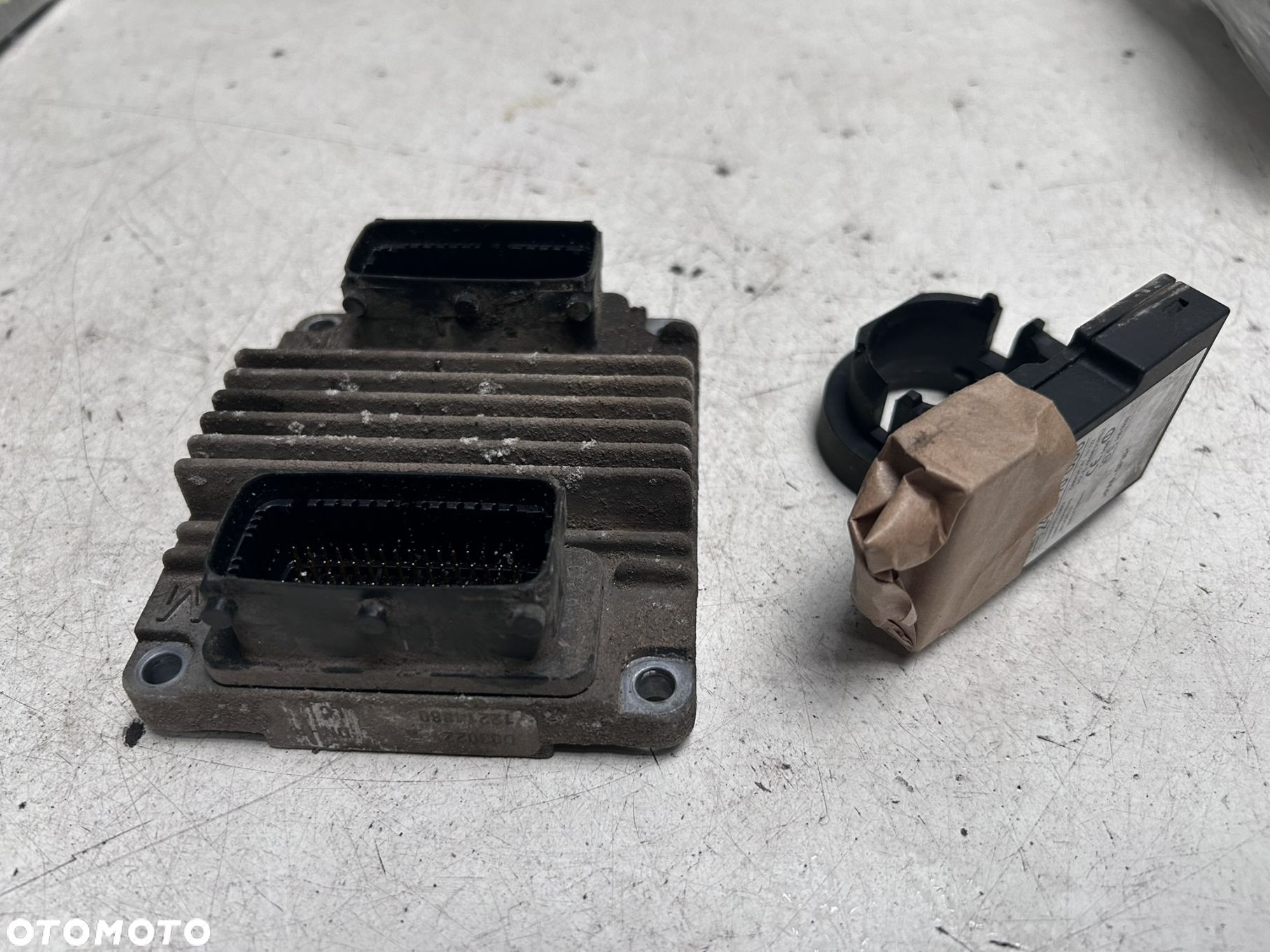 Sterownik silnika + immobilizer Opel Zafira A Z16XE - 1