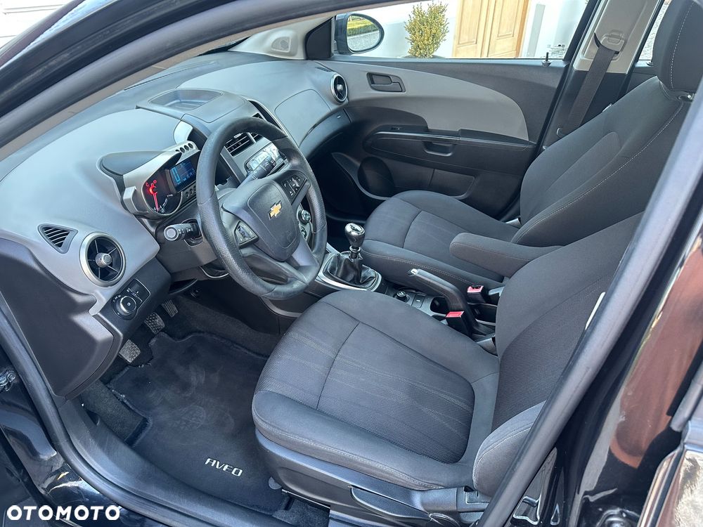 Chevrolet Aveo 1.4 16V Base - 27