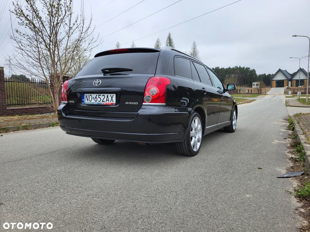 Toyota Avensis 1.8 VVT-i Executive - 11