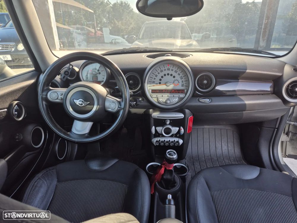 MINI Clubman Cooper D - 14