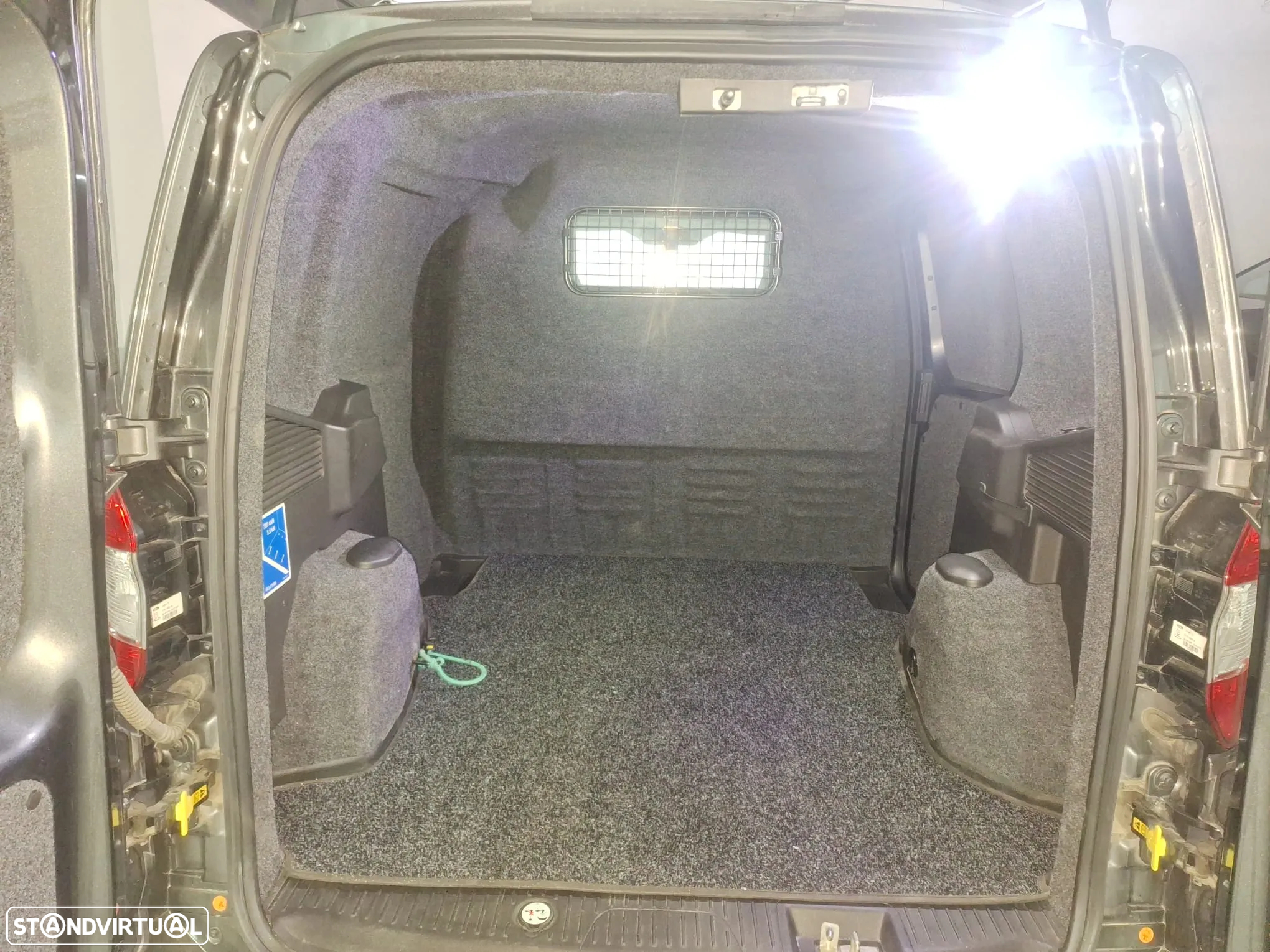 Ford Courier - 4