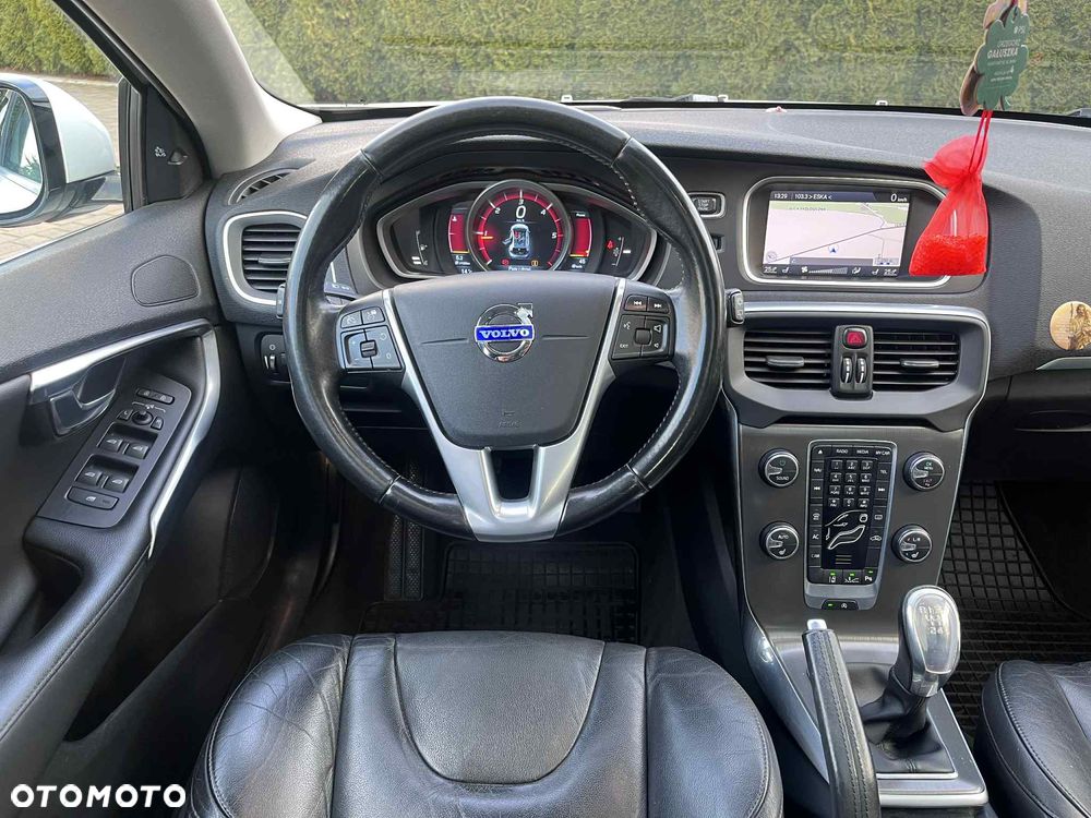 Volvo V40 D2 Momentum - 8