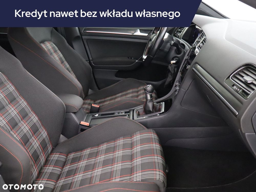 Volkswagen Golf - 11