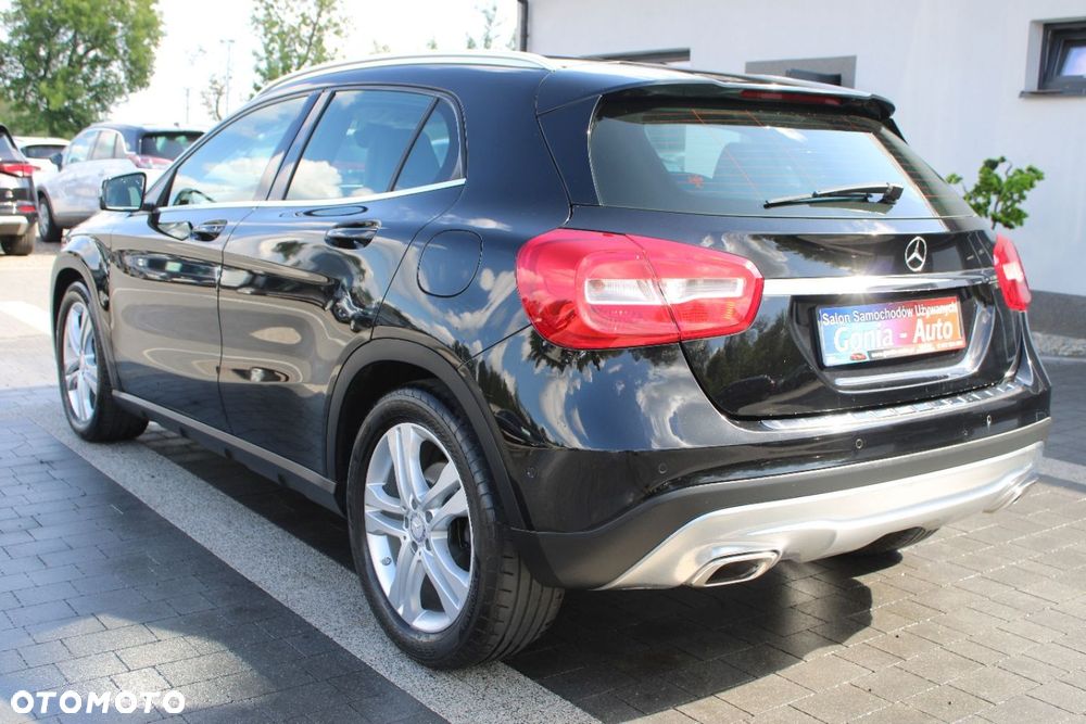 Mercedes-Benz GLA - 14