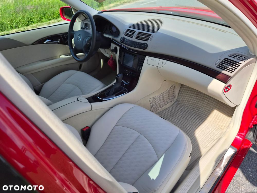 Mercedes-Benz Klasa E 320 Classic - 22