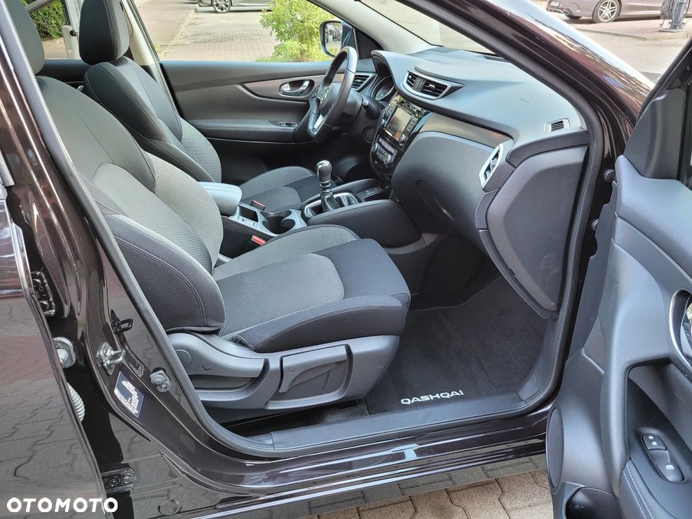 Nissan Qashqai 1.3 DIG-T N-Connecta EU6d - 24