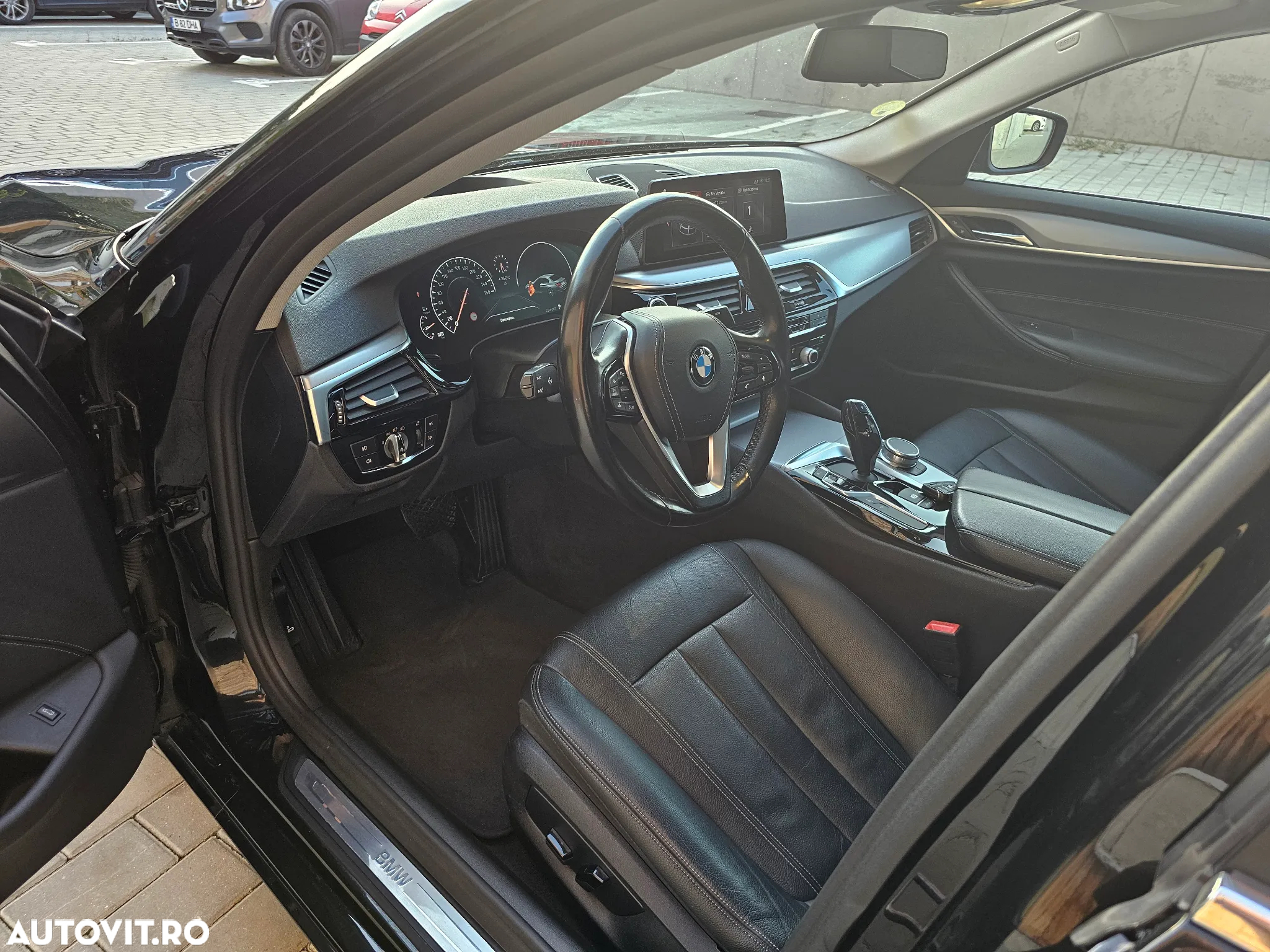 BMW Seria 5 530d xDrive AT - 17