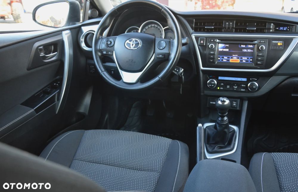 Toyota Auris - 16
