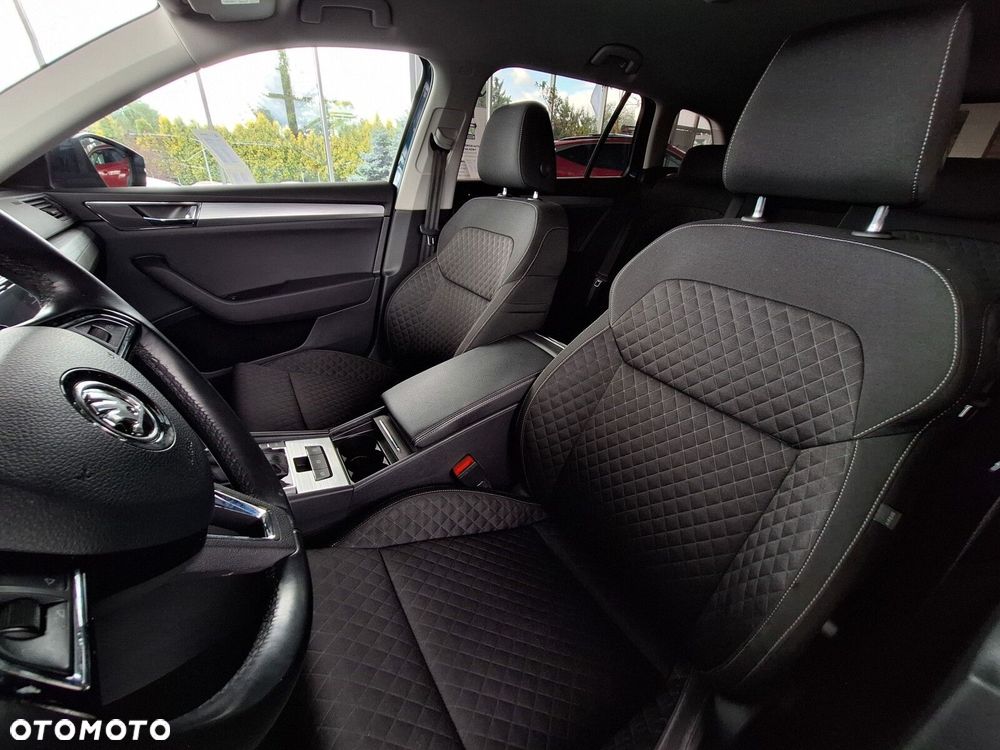 Skoda Superb 2.0 TDI Style DSG - 22
