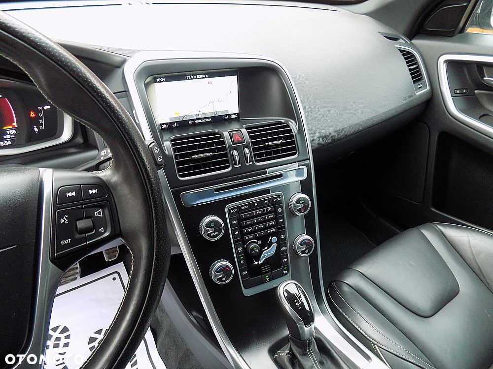 Volvo XC 60 D4 Drive-E R-Design Momentum - 15