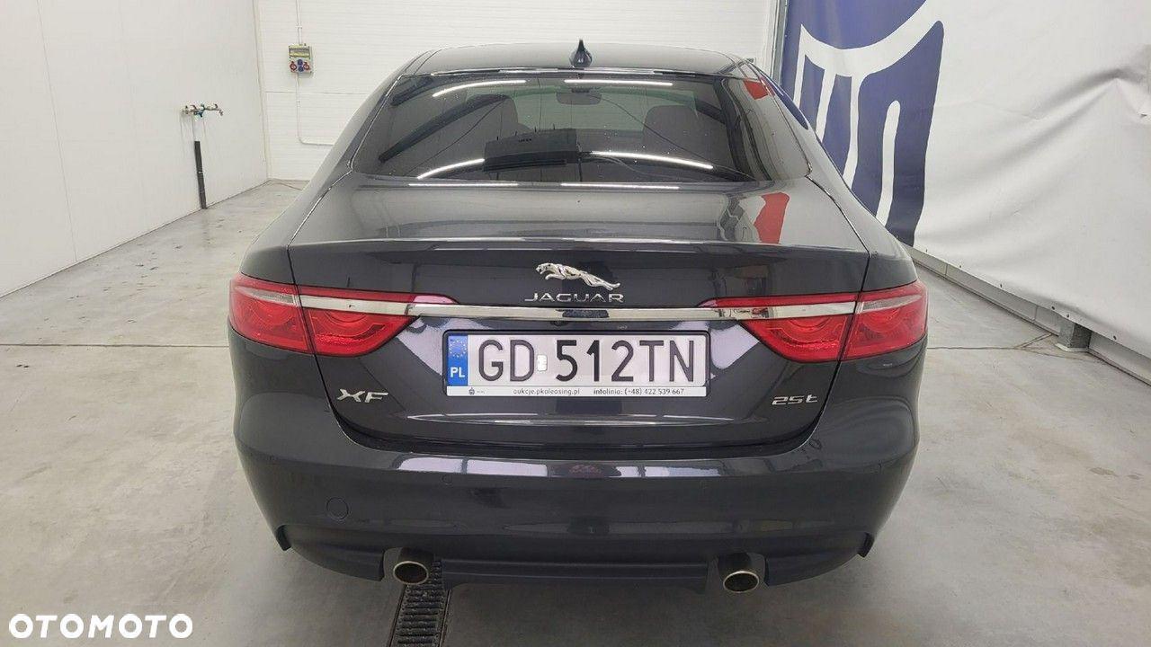 Jaguar XF 2.0 T Prestige - 7