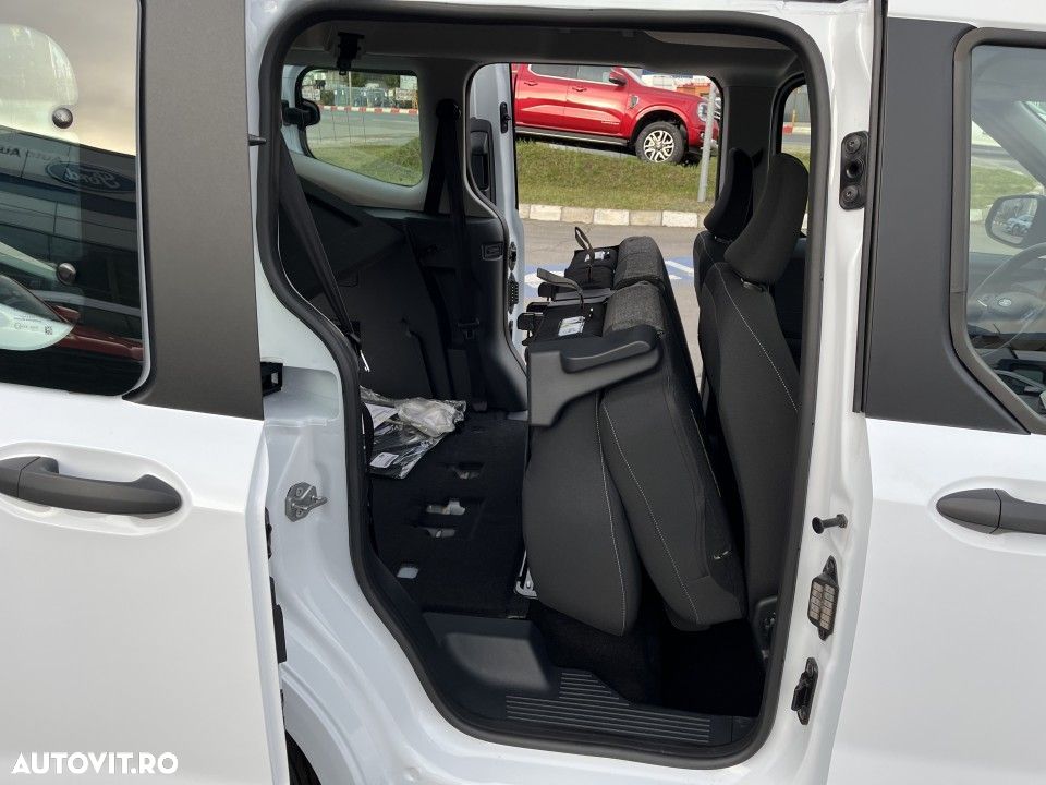 Ford Tourneo Courier - 11