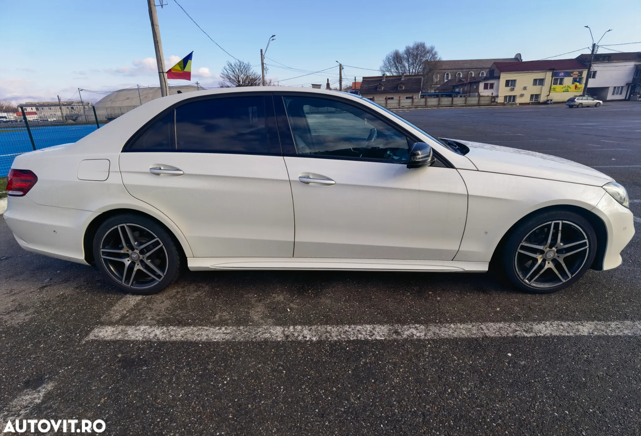 Mercedes-Benz E - 10